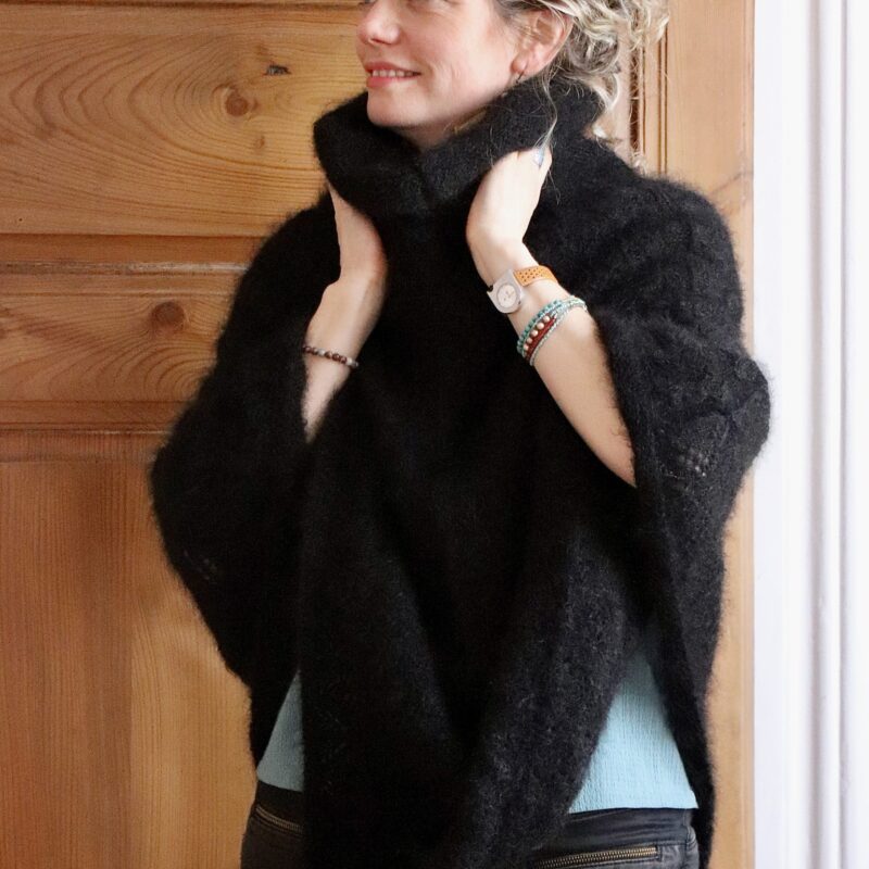 IMG_5645 Poncho Épais en Mohair Noir