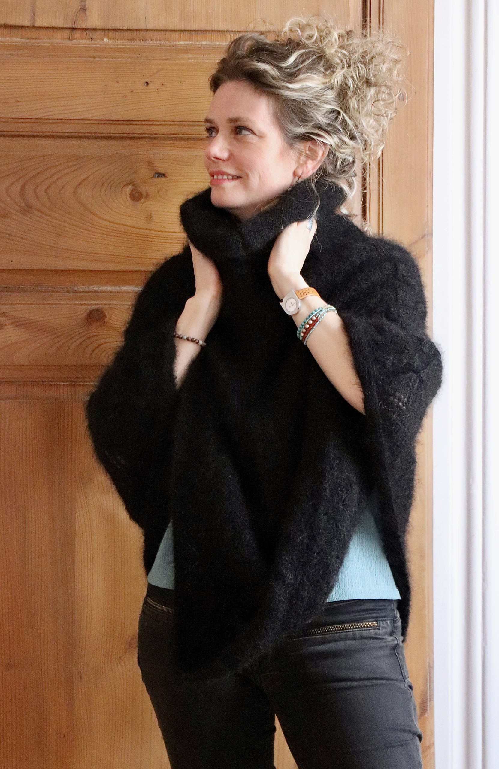 IMG_5645 Poncho Épais en Mohair Noir