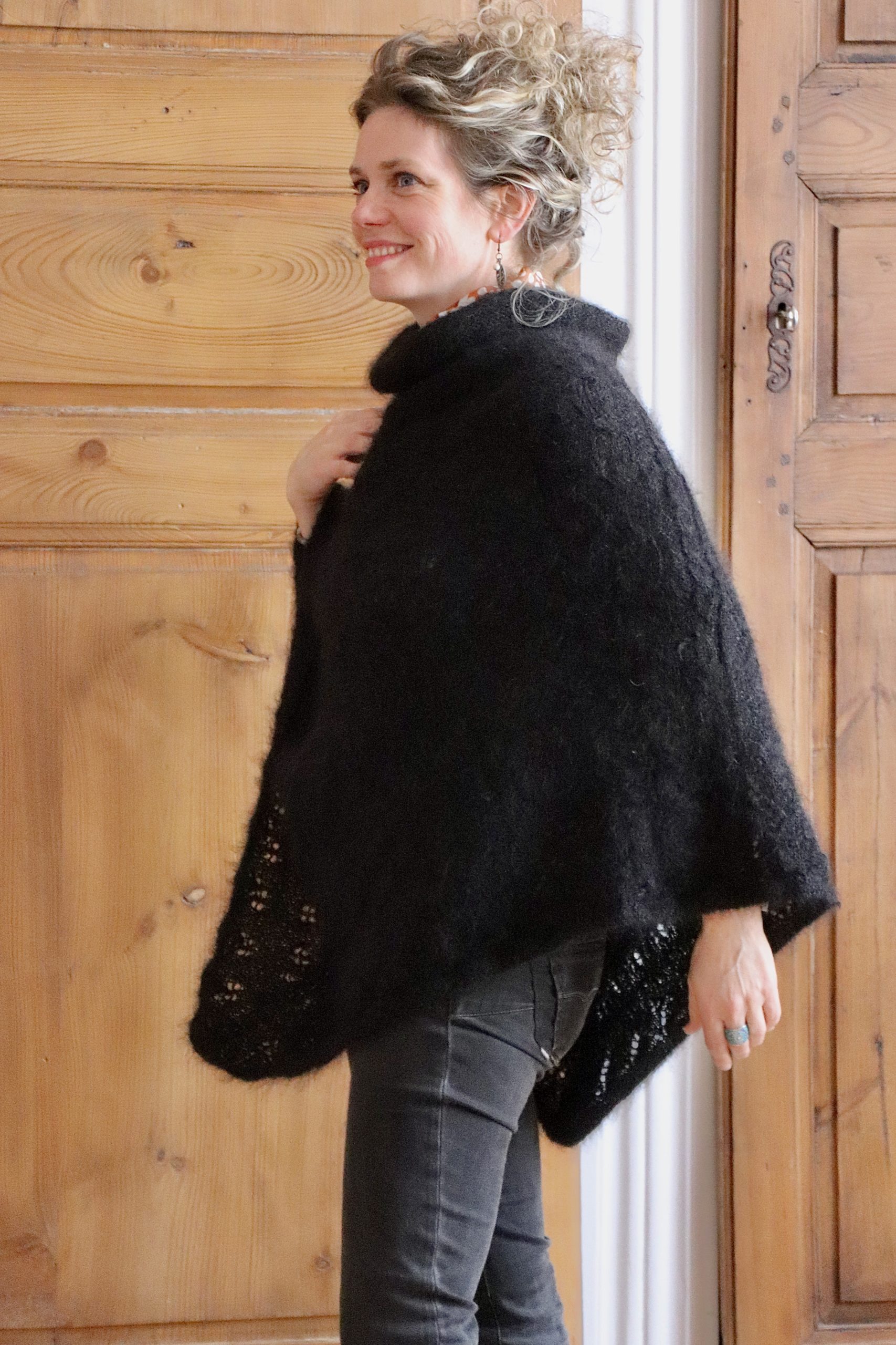 IMG_5653 Poncho Épais en Mohair Noir