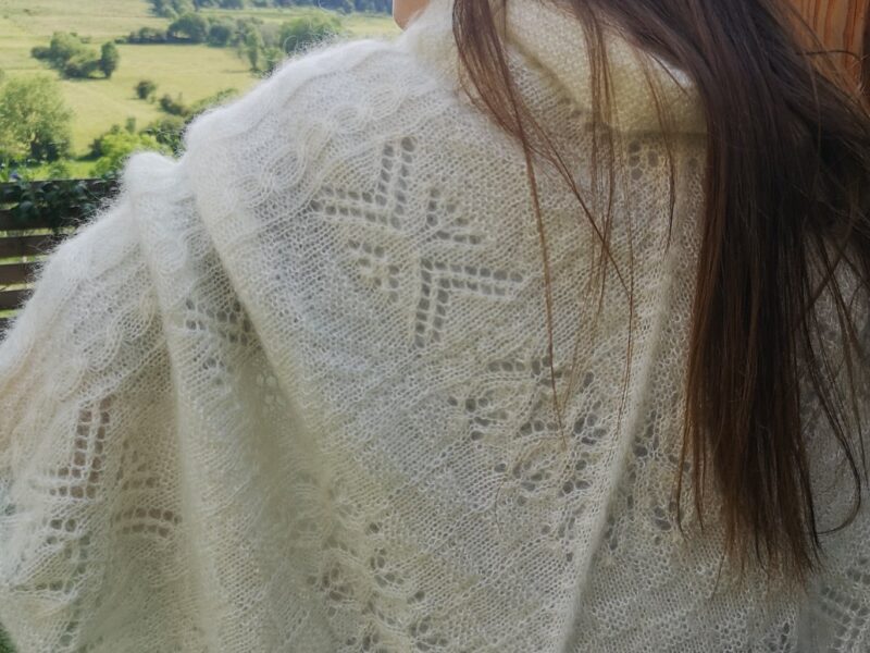 Poncho écru en mohair