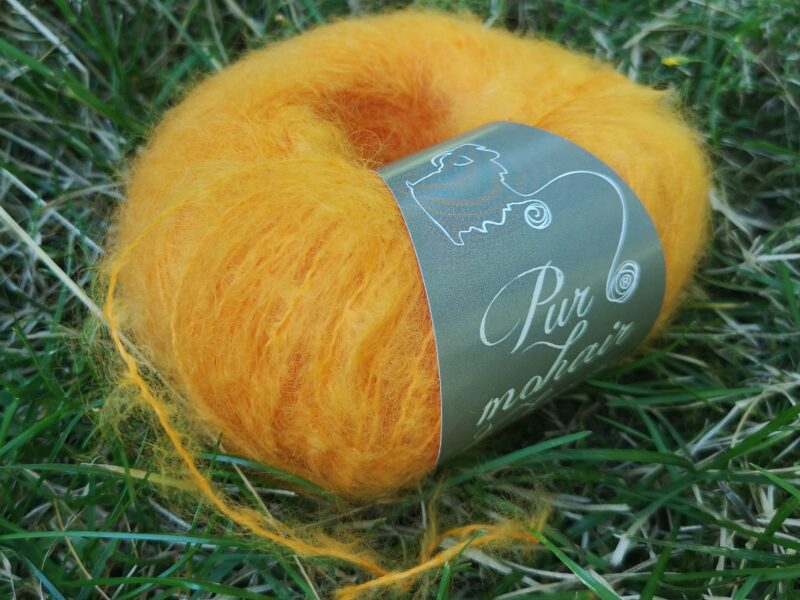pelote mohair au fil de la monne couleur mangue