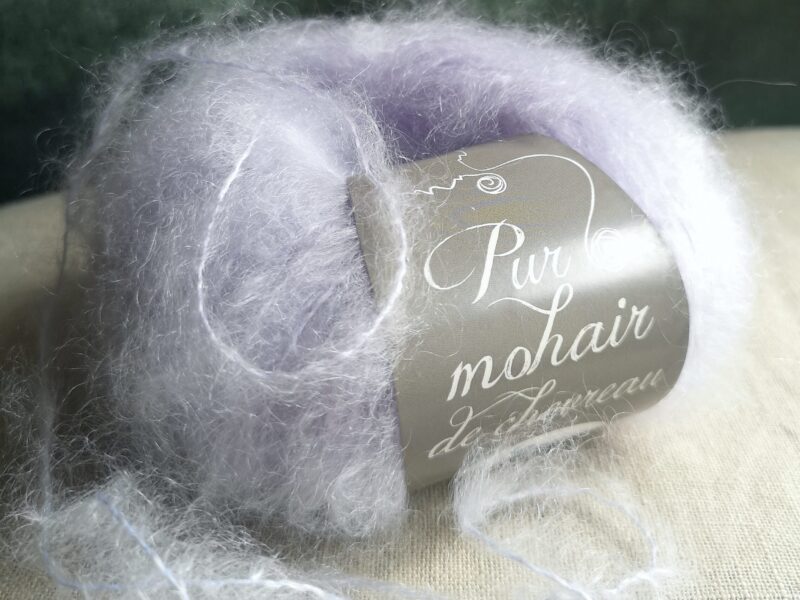 Pelote Pur Mohair de couleur Nuage au fil de la monne