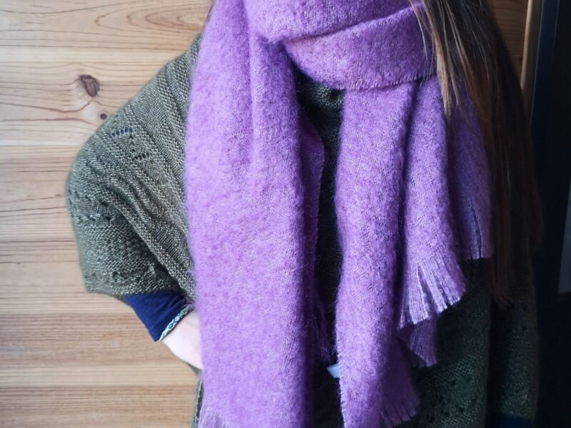 étole en mohair au fil de la monne