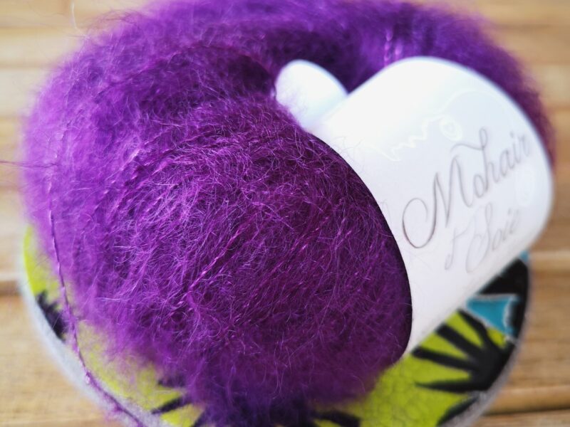 pelote de mohair au fil de la monne