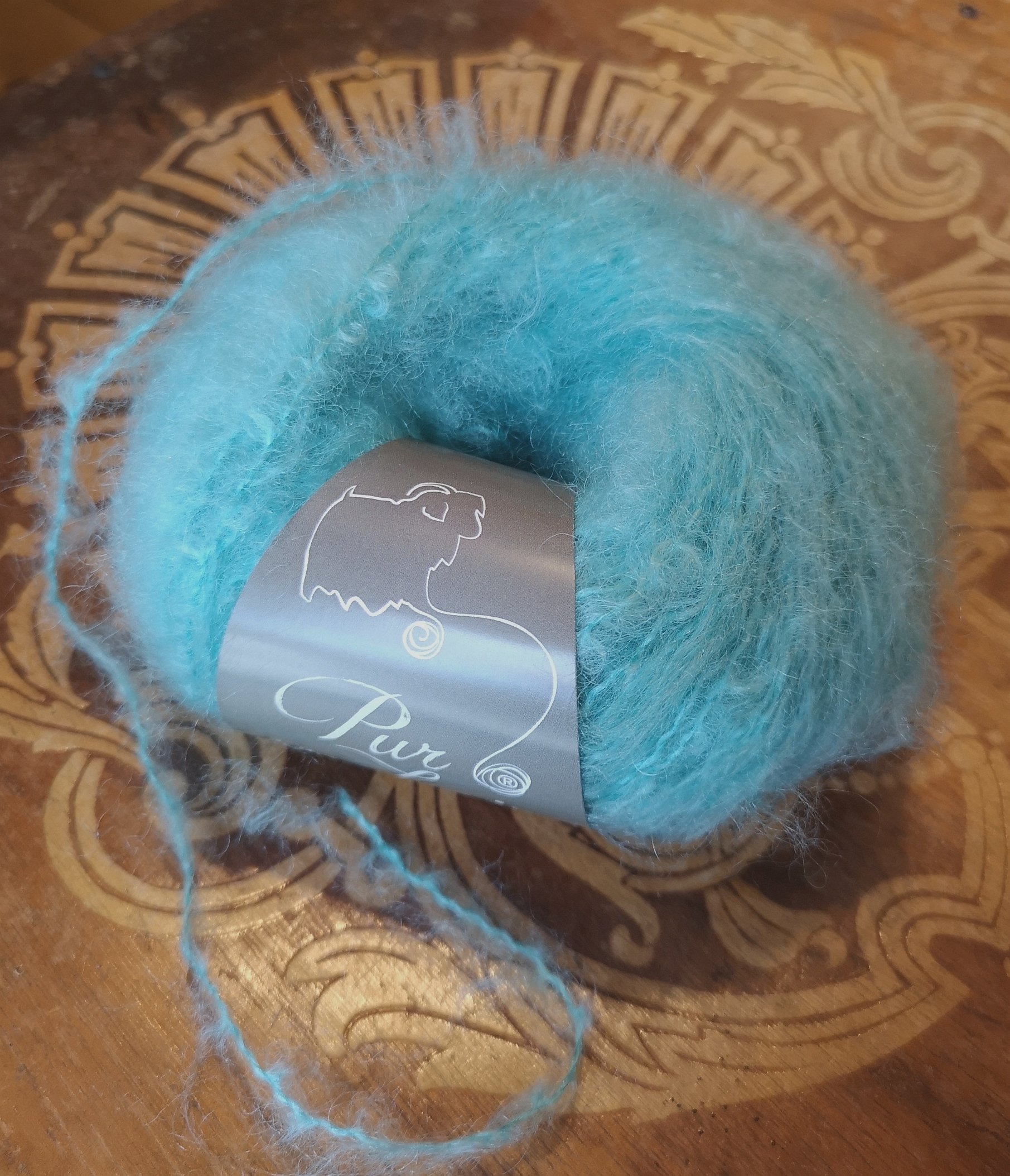 Pelote Pur Mohair Menthe 70 1080 Pelote Pur Mohair Menthe Au fil de la monne