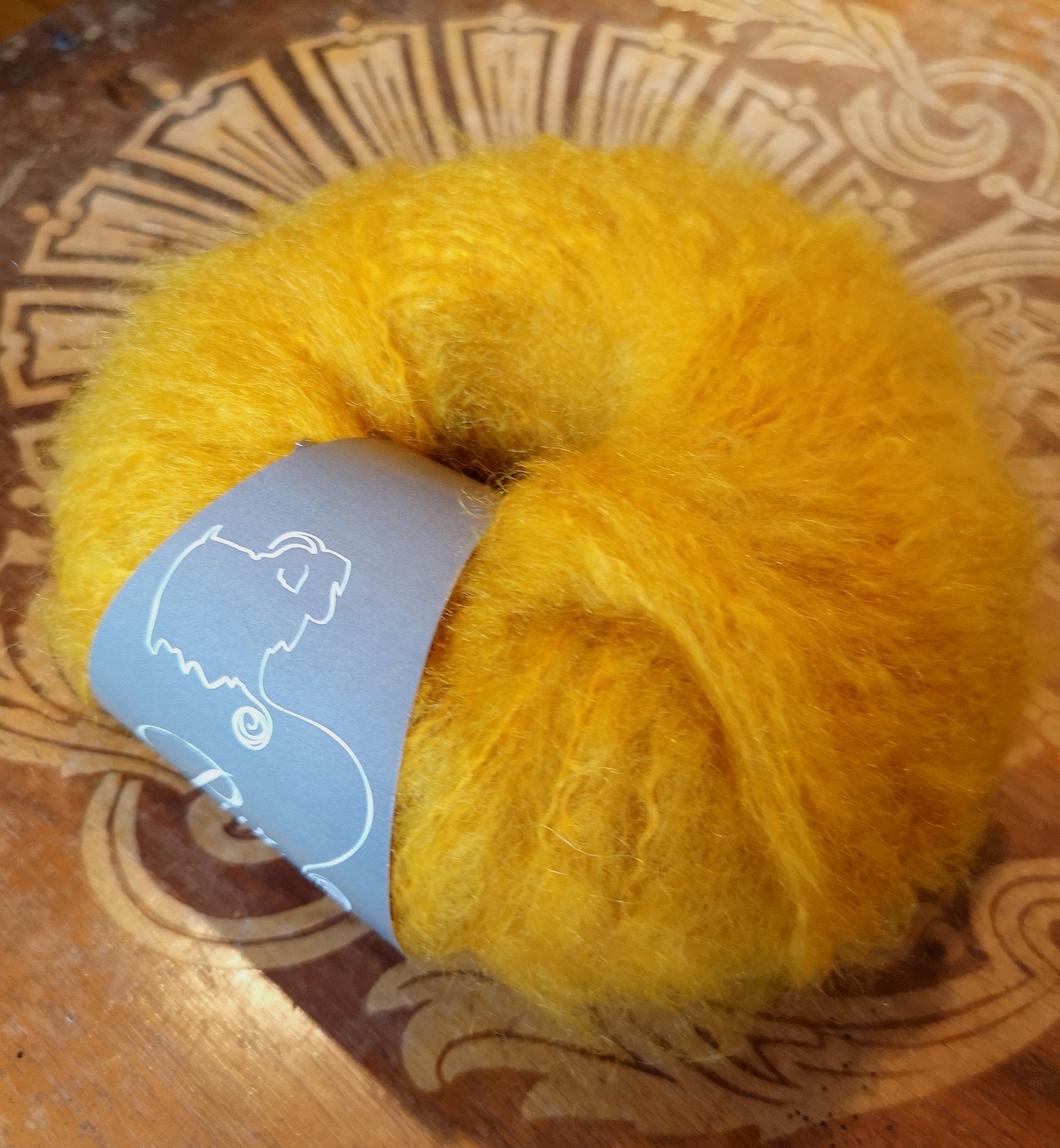 Pelote Pur Mohair Soleil 820 Pelote Pur Mohair Soleil Au fil de la monne