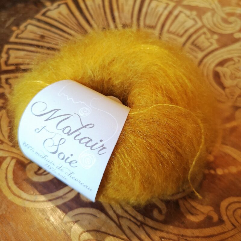 pelote en mohair au fil de la monne